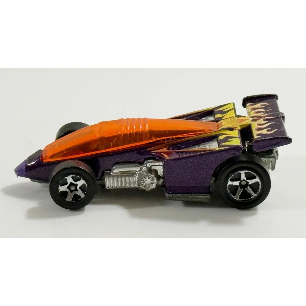 Hot Wheels Jet Threat Diecast Car Kids 1:64 Purple‎ Flame Graphics 1987 Mattel